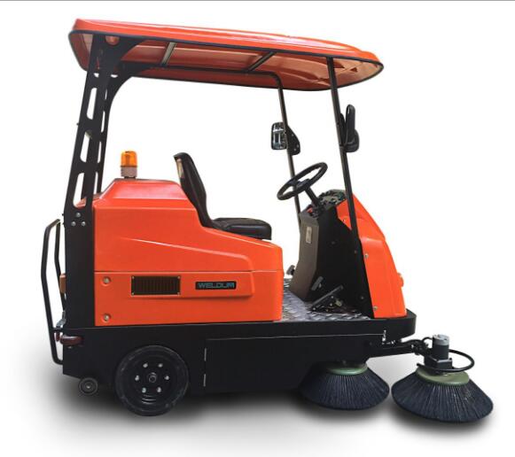 偉頓駕駛式掃地車W1850側(cè)面圖 偉頓駕駛式掃地車W1850側(cè)面圖